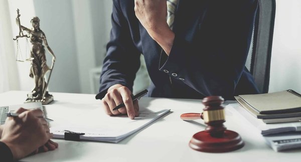 Droit fiscal : points clés et les services d'un avocat droit fiscal à Paris 17eme